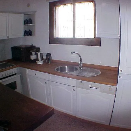 010 Segre Apt * إمبوريابرافا