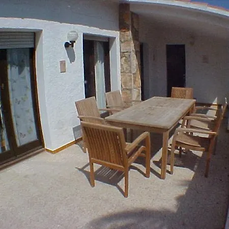 010 Segre Apt * إمبوريابرافا