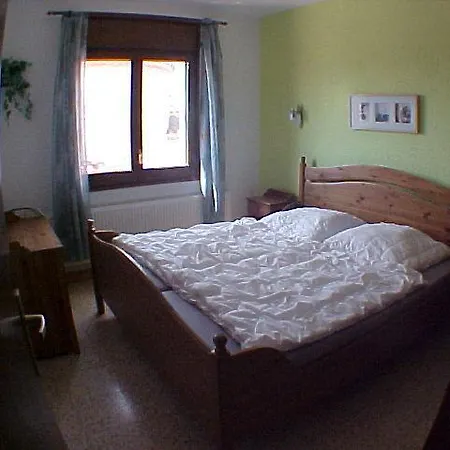 010 Segre Apt *