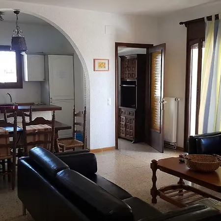 010 Segre Apt *